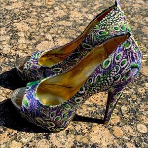 Grata by Shï by Journeys - Look New - Sz. 8